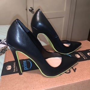 Shoe dazzle black heels size 7.5